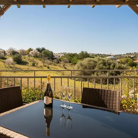 Charming Family Townhouse In Albufeira, Algarve Будинок відпочинку