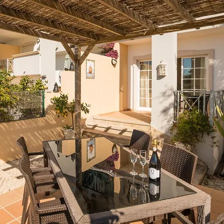 Charming Family Townhouse In Albufeira, Algarve Albufeira