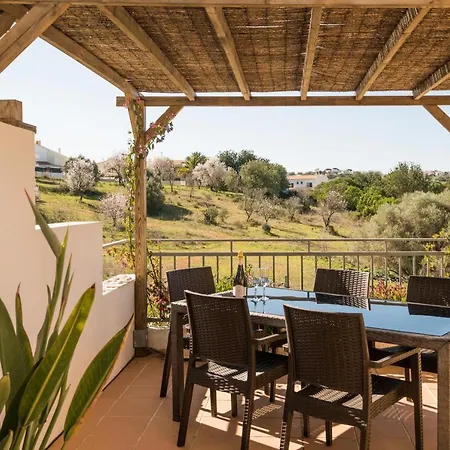Charming Family Townhouse In Albufeira, Algarve Будинок відпочинку *