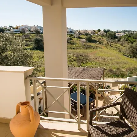 Будинок відпочинку Charming Family Townhouse In Albufeira, Algarve *