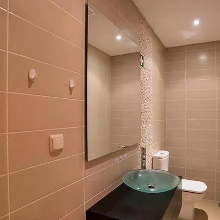 Charming Family Townhouse In Albufeira, Algarve * Албуфейра